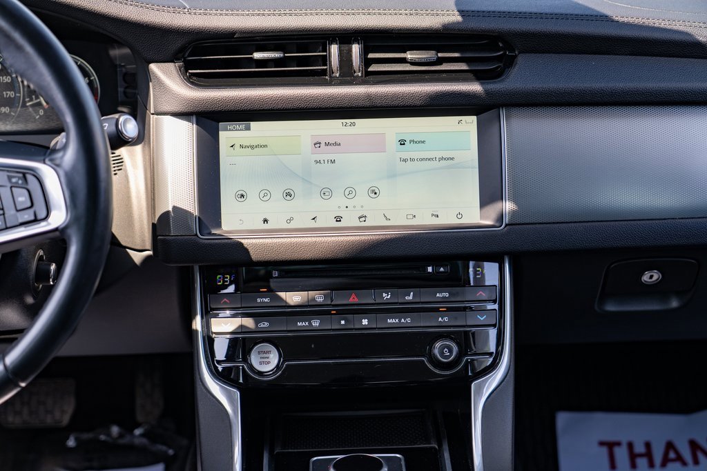 Used 2018 Jaguar XF Prestige image 18