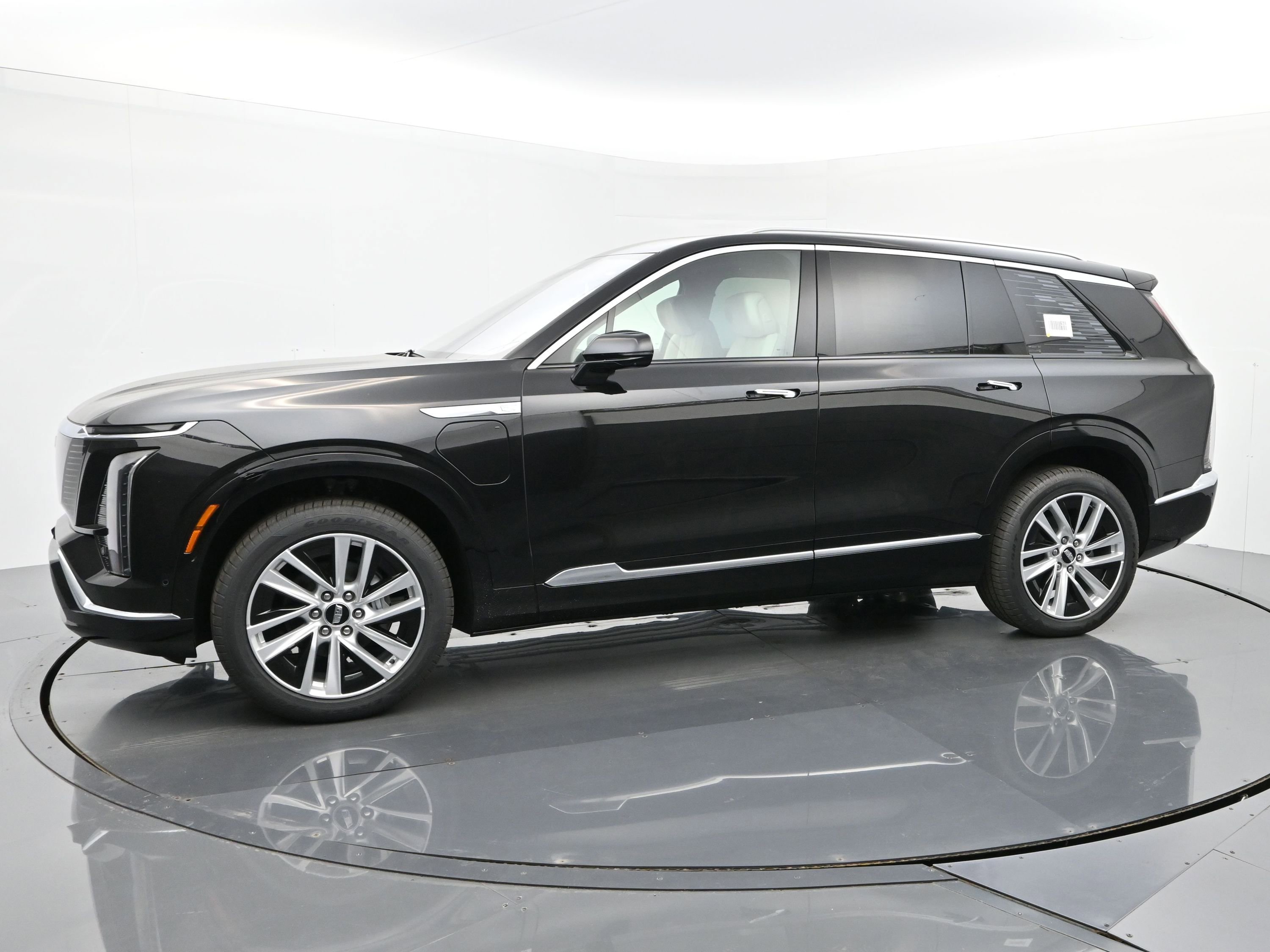 New 2026 Cadillac Vistiq Luxury image 2