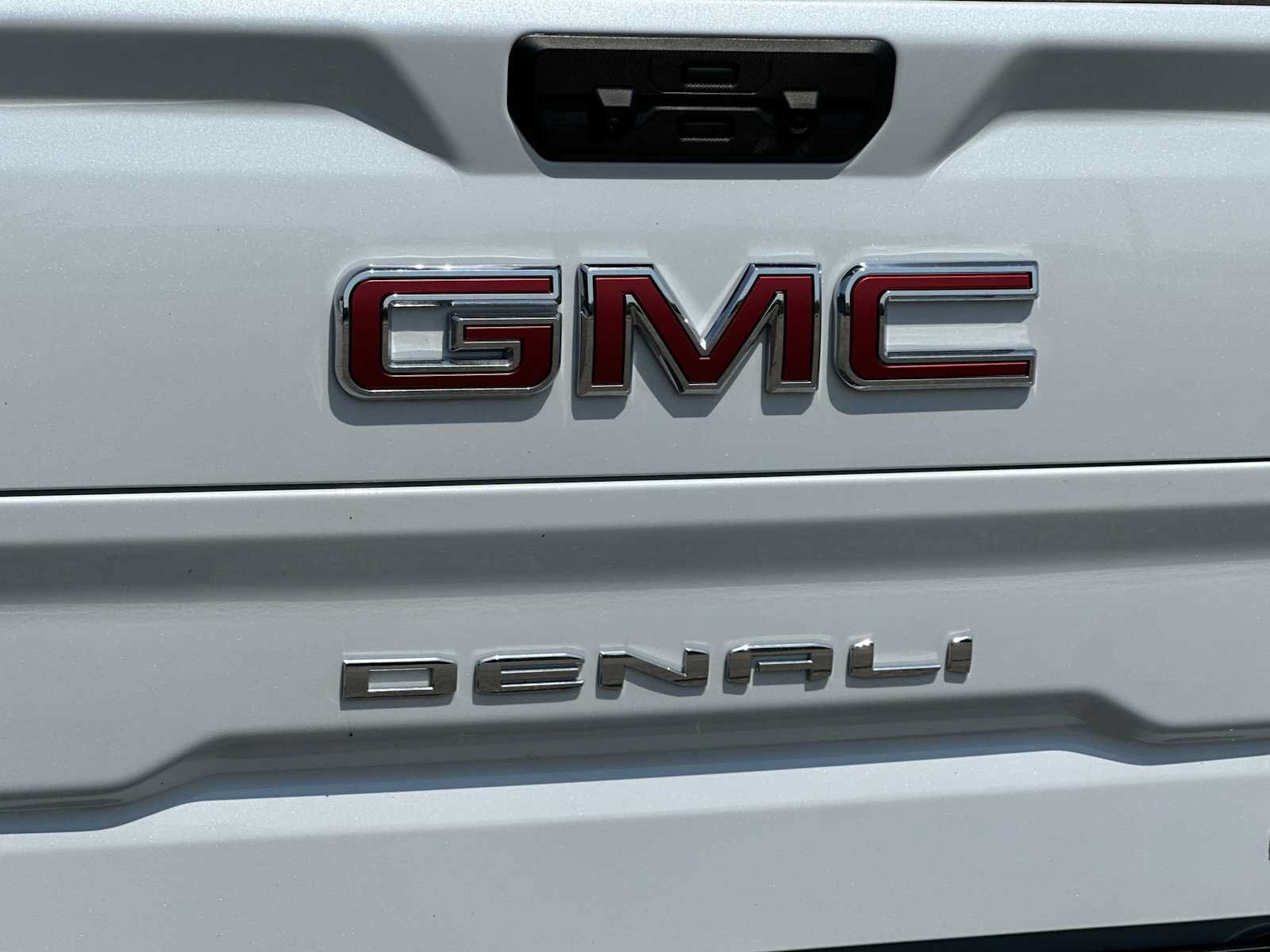 Certified 2026 GMC Sierra 1500 Denali w/ Denali Reserve Package AWD/4WD image 12