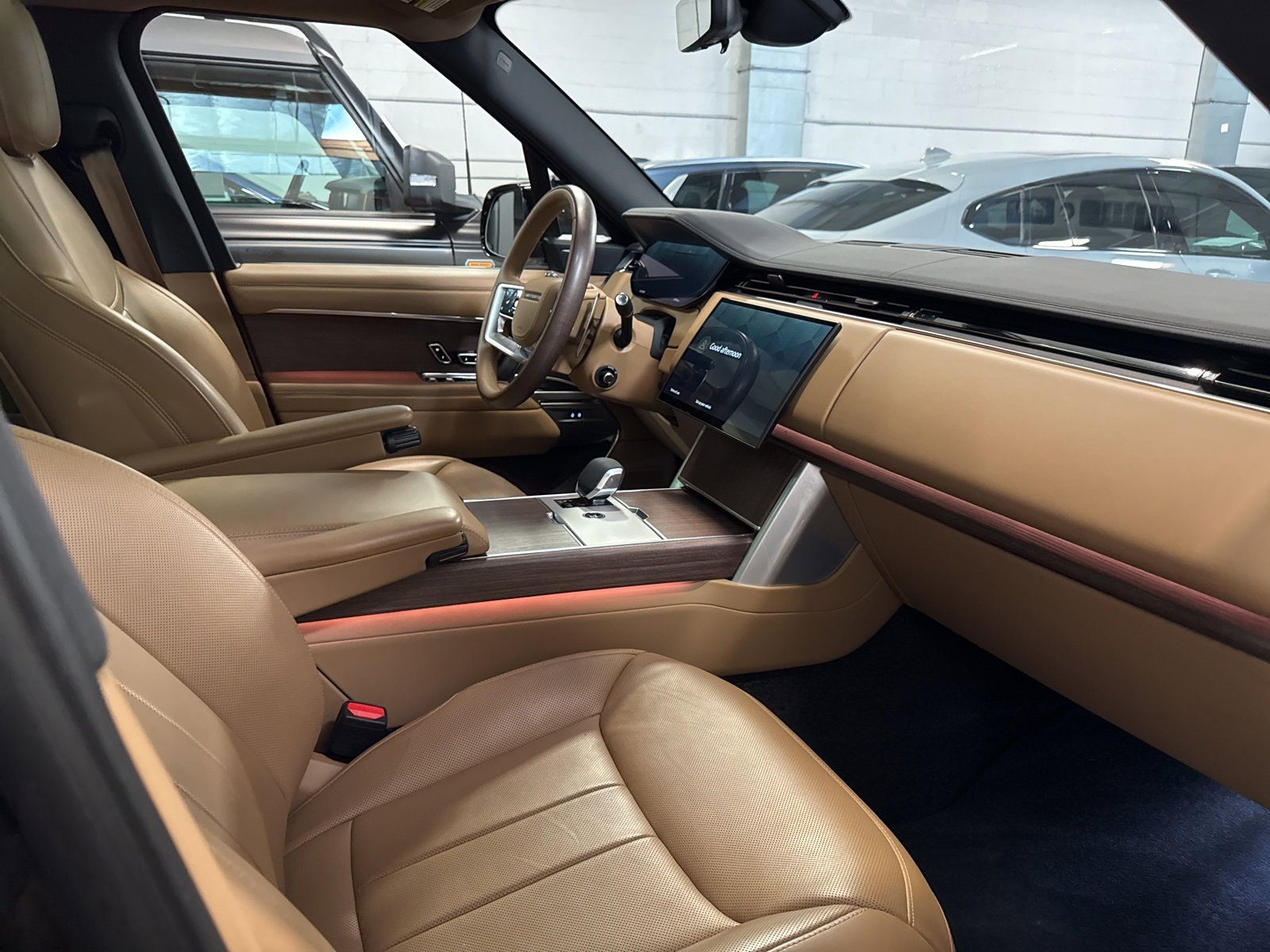 Used 2025 Land Rover Range Rover Long Wheelbase SE image 30