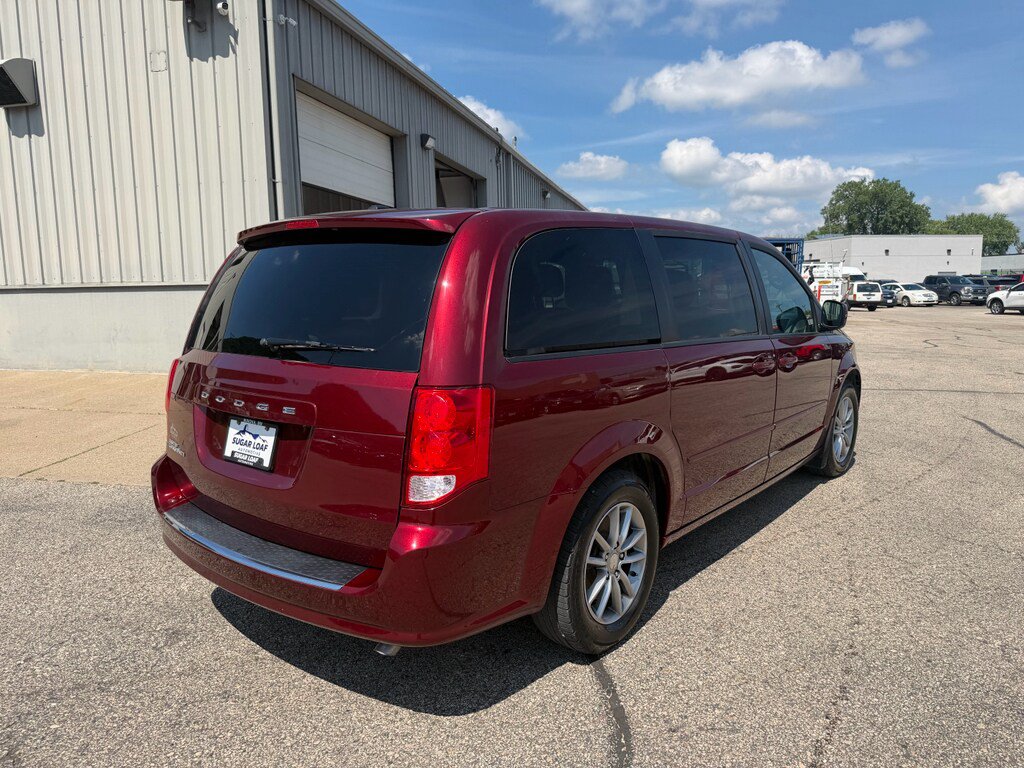 Used 2017 Dodge Grand Caravan SE FWD image 4