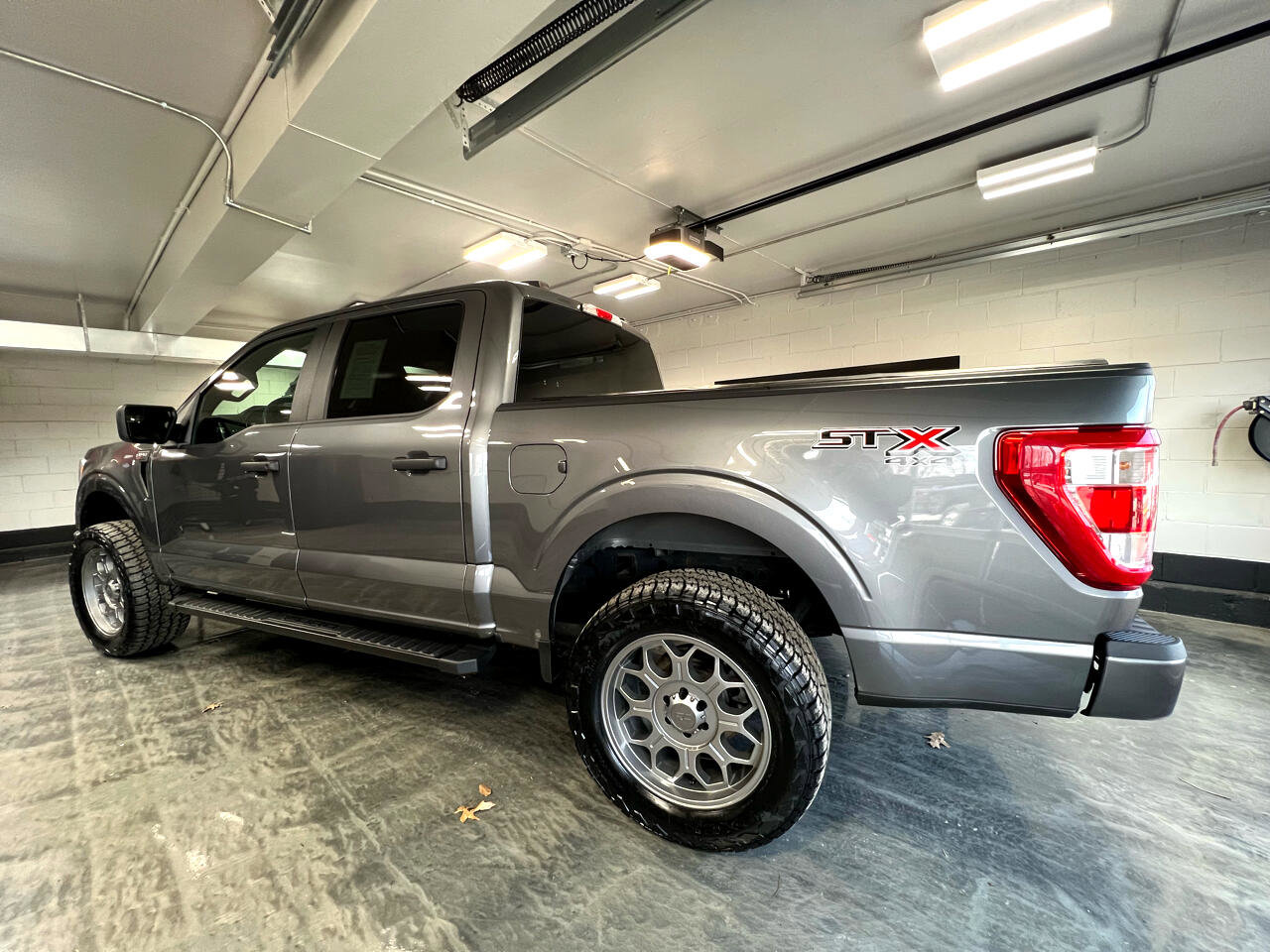 Used 2021 Ford F150 XL w/ STX Appearance Package image 9