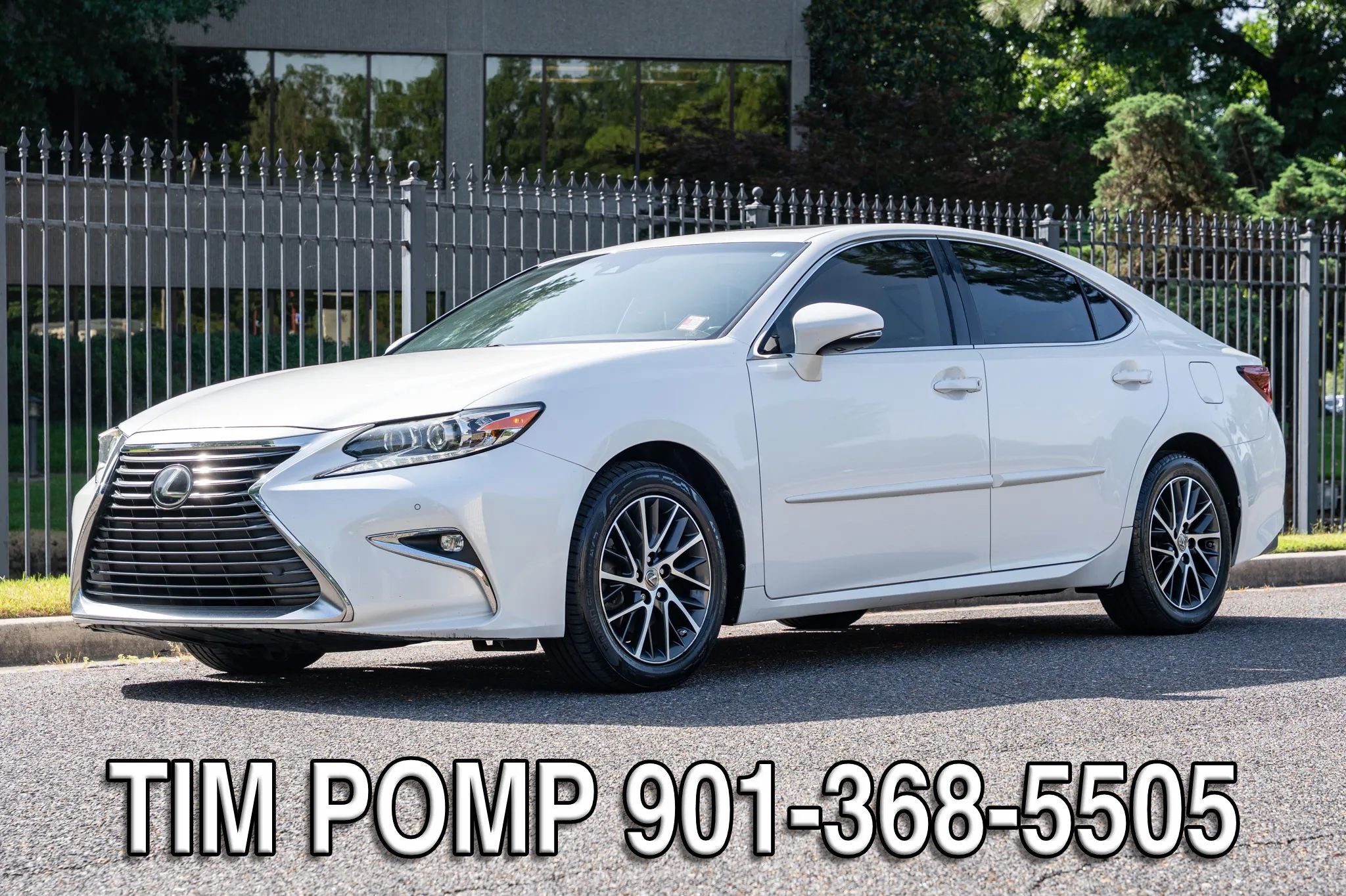 Used 2017 Lexus ES 350 w/ Luxury Package FWD image 1