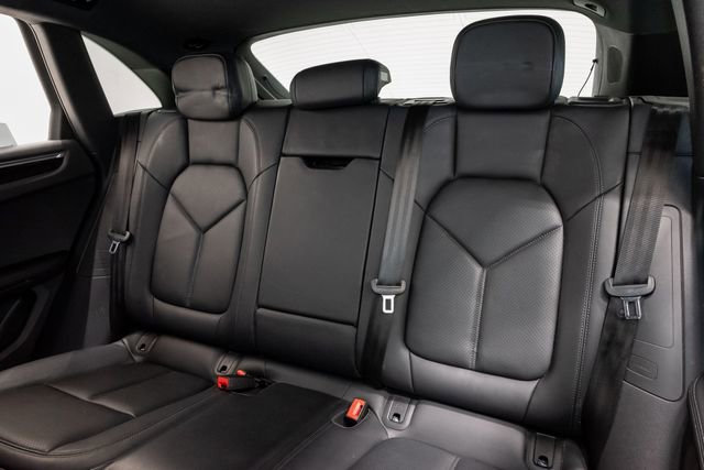 Used 2023 Porsche Macan image 18