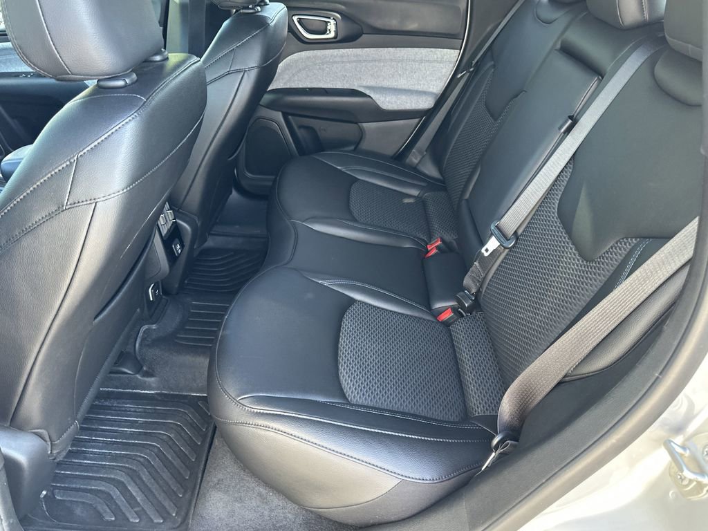 Certified 2024 Jeep Compass Latitude AWD/4WD image 15