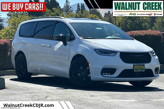 New 2025 Chrysler Pacifica Limited