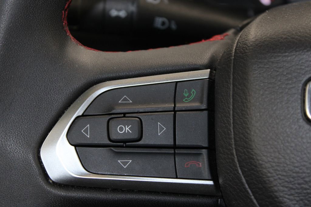 Used 2025 Jeep Compass Trailhawk image 33