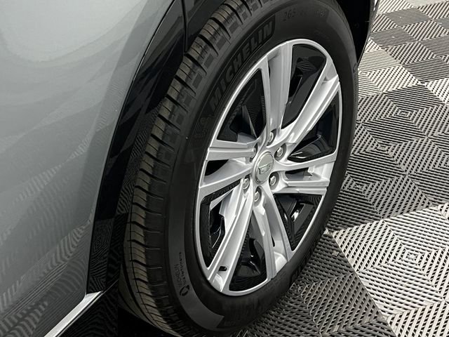 Used 2024 Cadillac Lyriq Tech RWD image 12