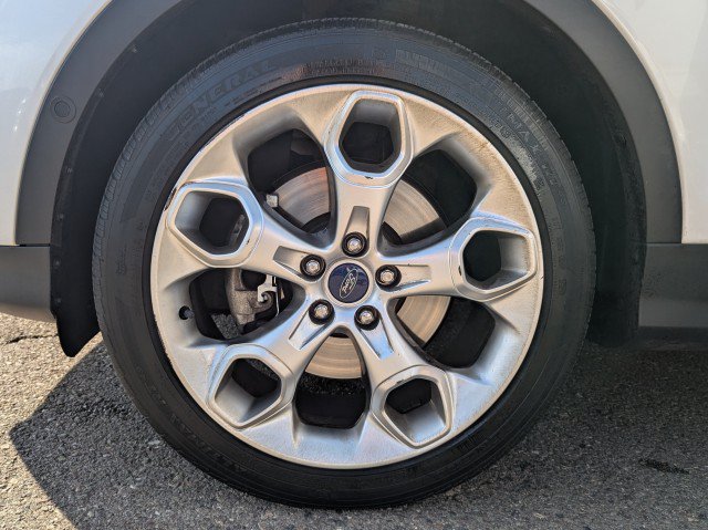 Used 2015 Ford Escape Titanium w/ Equipment Group 301A AWD/4WD image 31