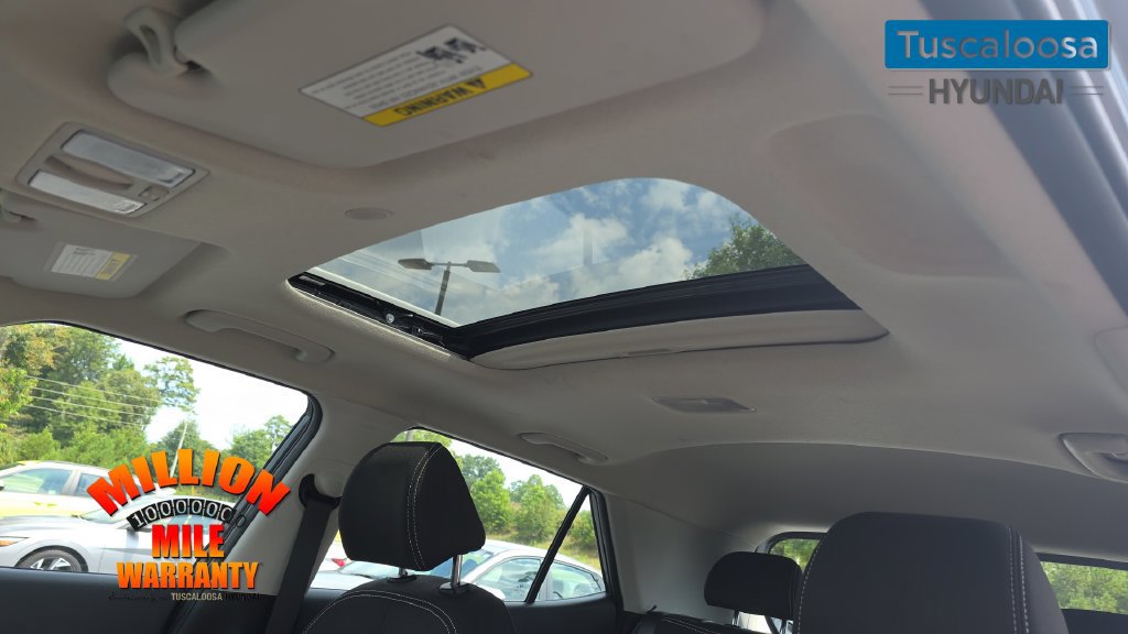 Used 2023 Hyundai Venue SEL FWD image 24