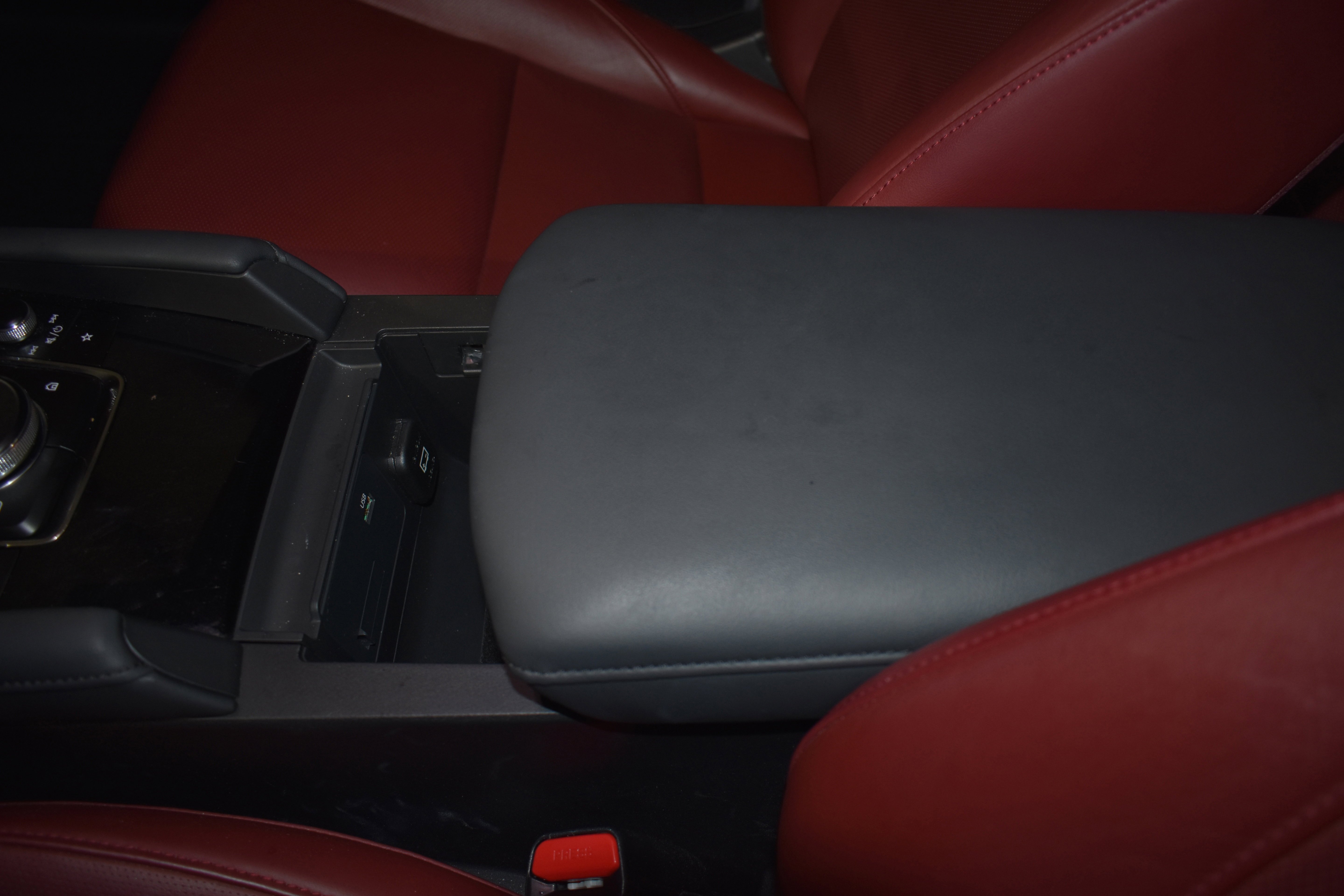 Used 2020 MAZDA MAZDA3 Hatchback w/ Premium Package image 24