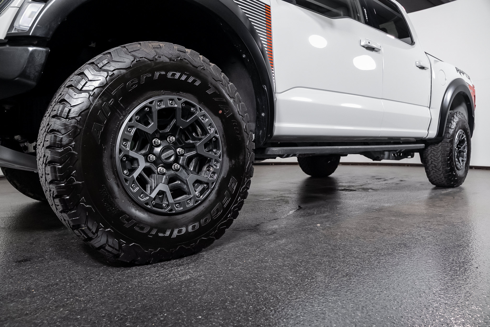 Used 2024 Ford F150 Raptor w/ Equipment Group 803A Raptor R AWD/4WD image 17