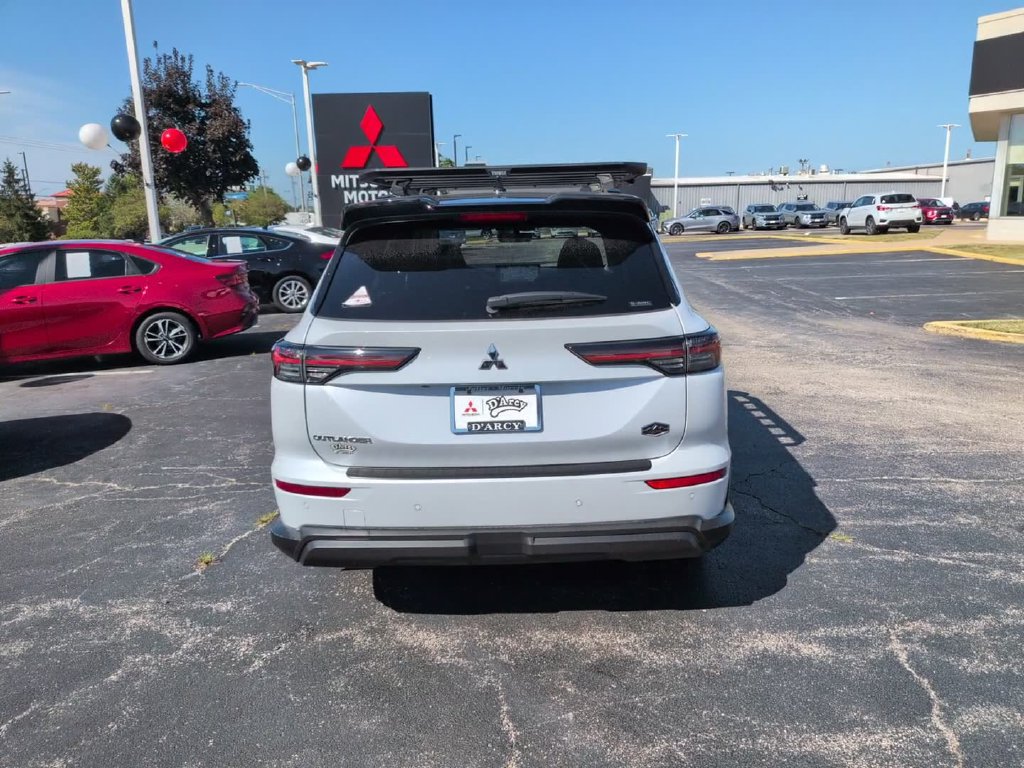 New 2026 Mitsubishi Outlander AWD image 9
