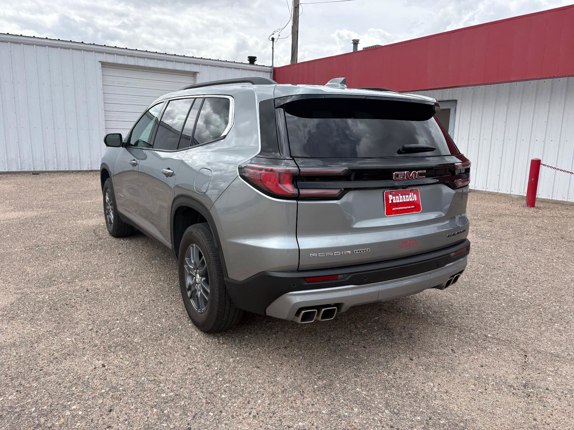 Used 2025 GMC Acadia Elevation AWD/4WD image 5