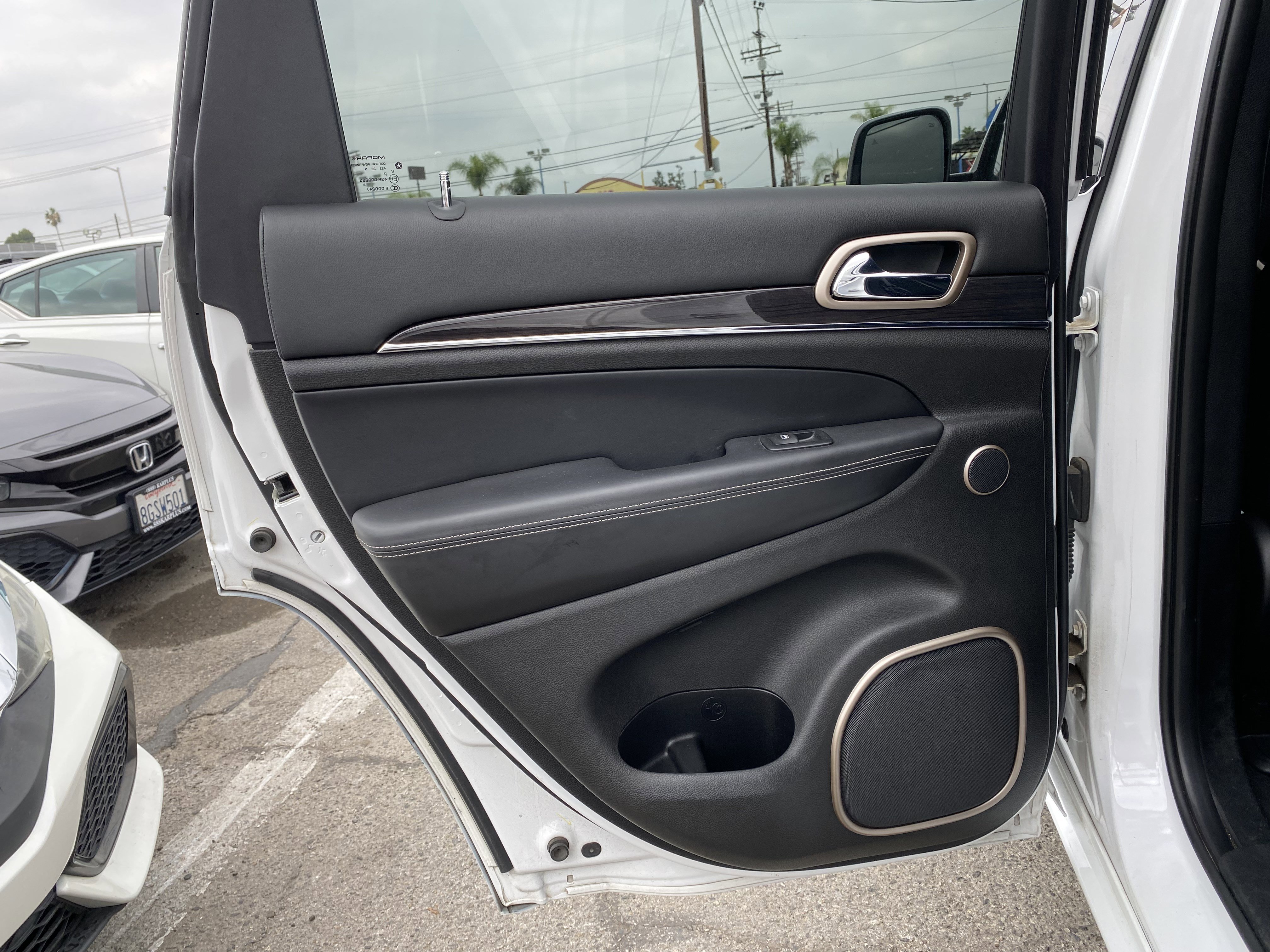 Used 2015 Jeep Grand Cherokee Overland image 18