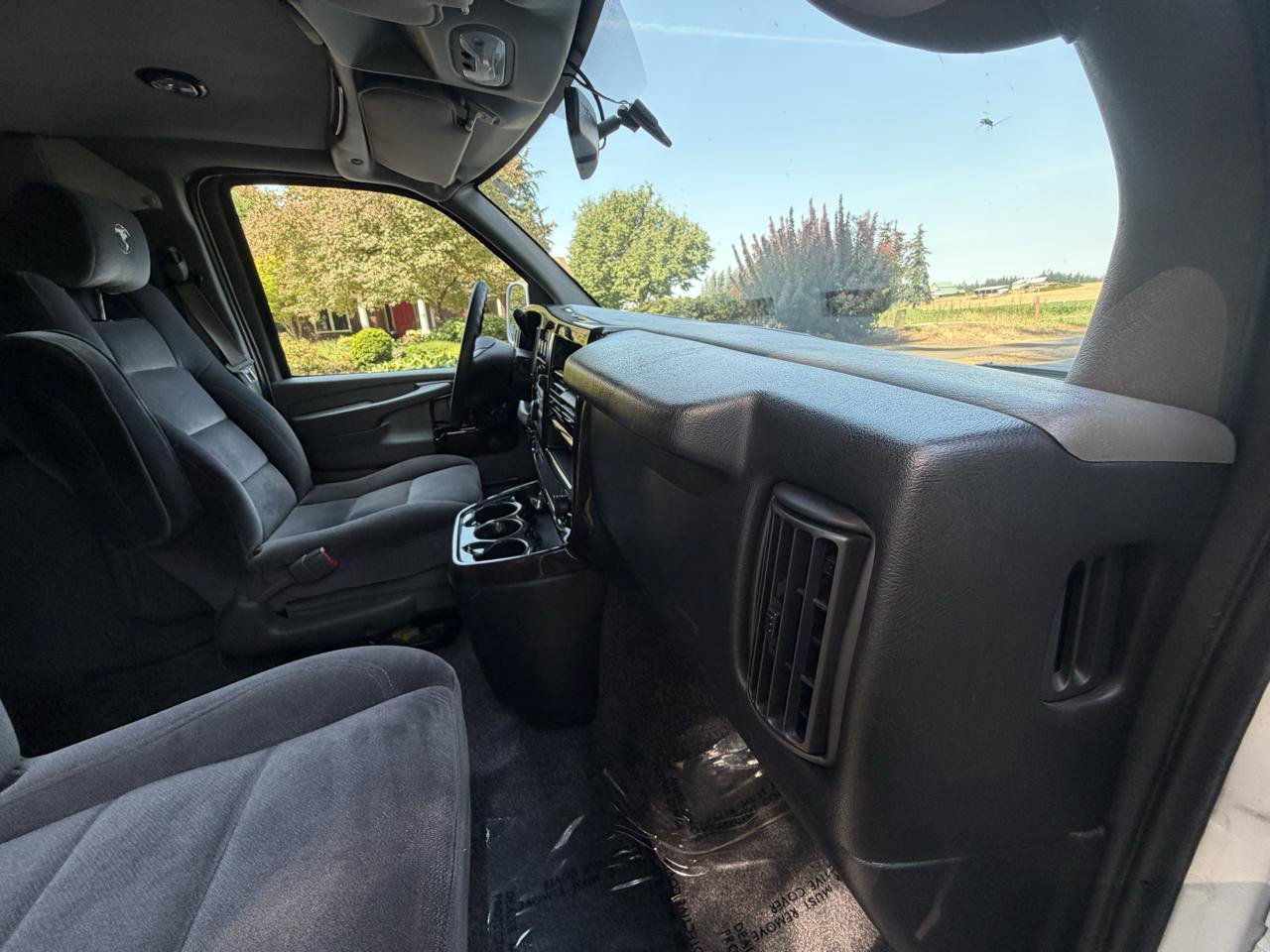 Used 2011 GMC Savana 1500 AWD image 12