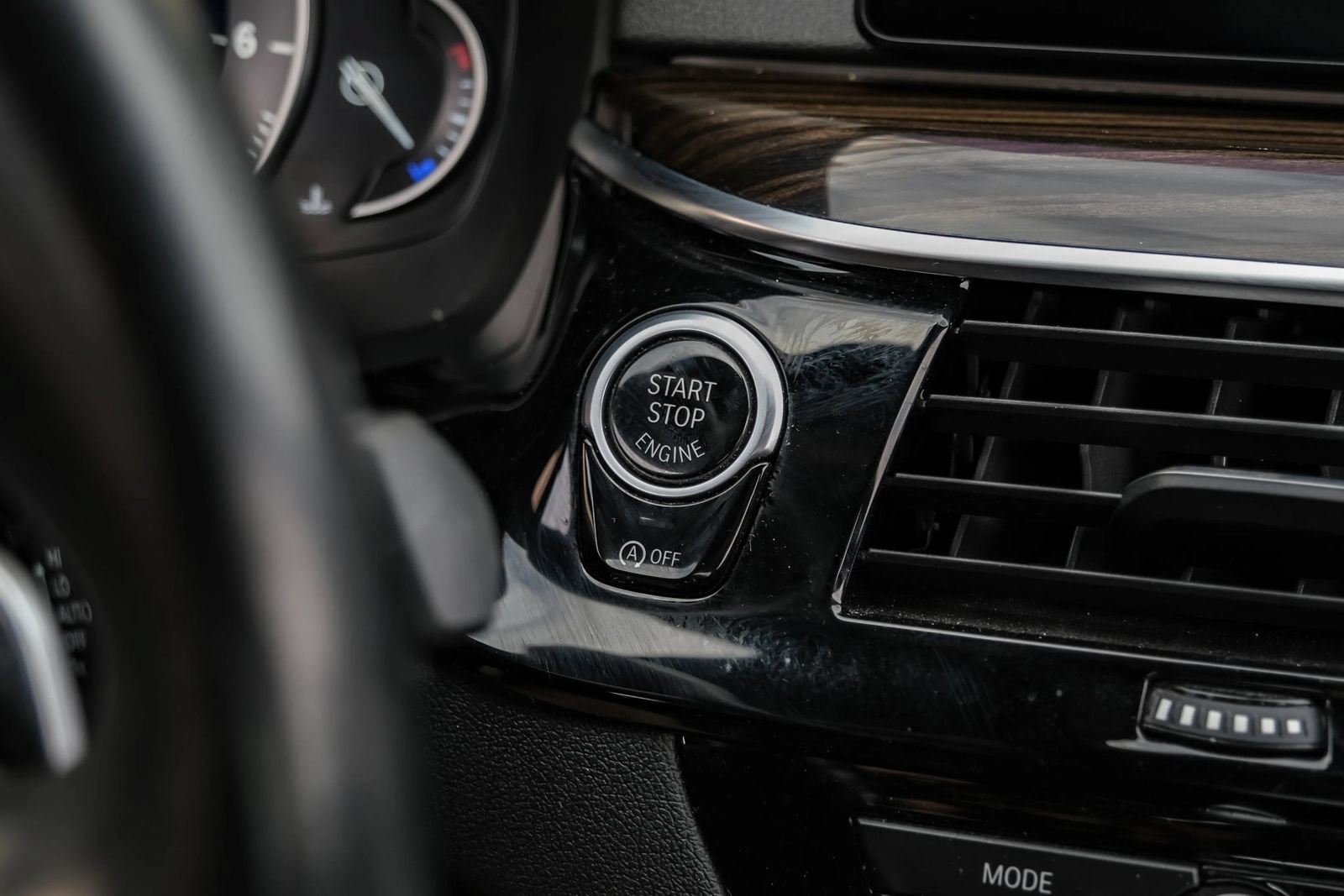 Used 2019 BMW 540i xDrive AWD/4WD image 17