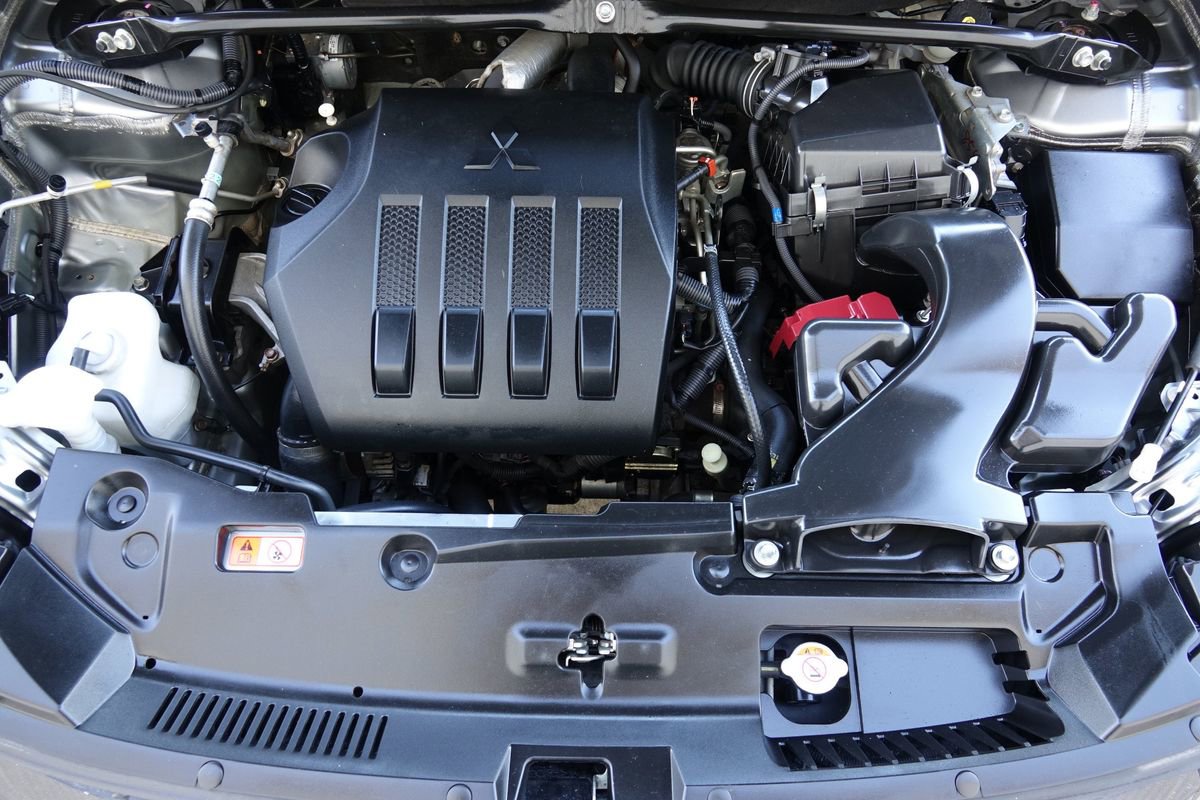 Used 2020 Mitsubishi Eclipse Cross LE image 34