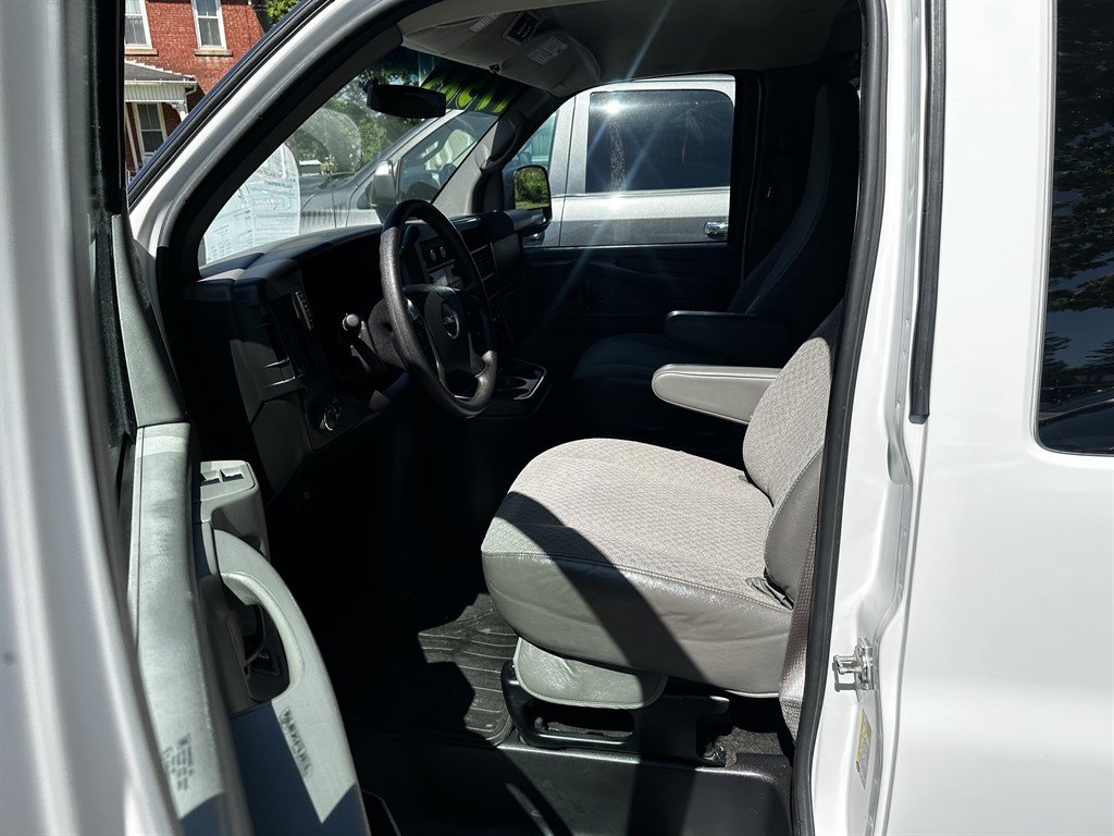 Used 2014 GMC Savana 1500 LT w/ LT Preferred Equipment Group RWD image 7