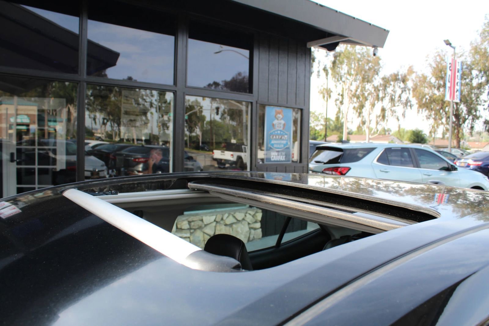 Used 2018 Toyota Corolla XLE w/ Carpet Mat Package (TMS) FWD image 31