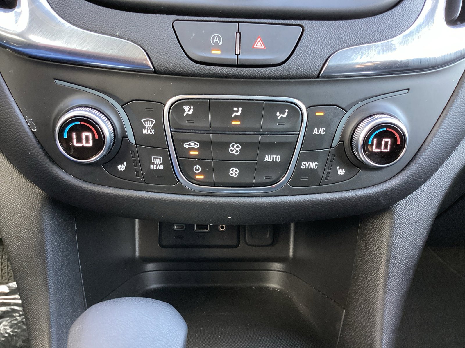 Used 2024 Chevrolet Equinox LT image 23