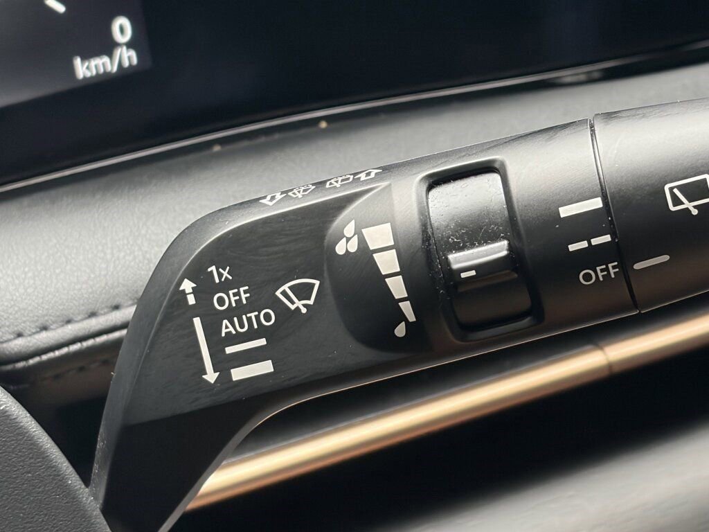 Certified 2024 Nissan Ariya FWD image 27