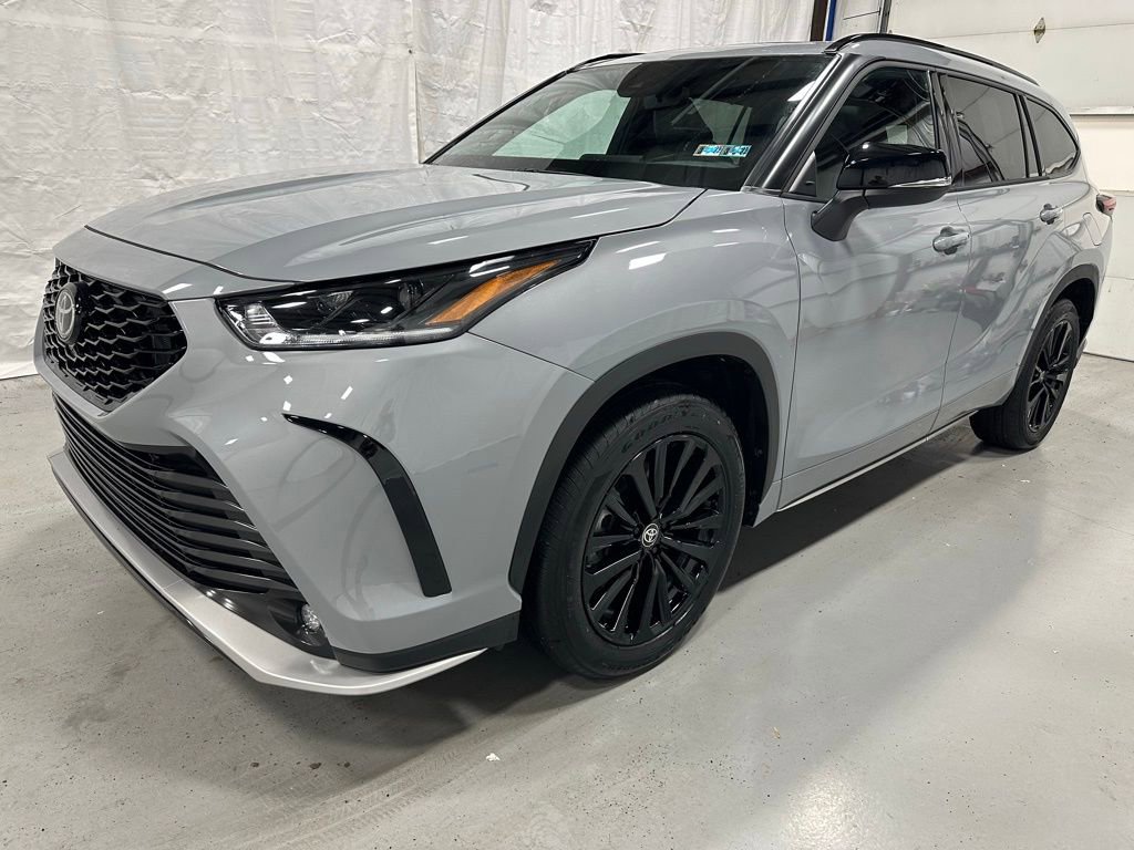 Used 2025 Toyota Highlander XSE image 3