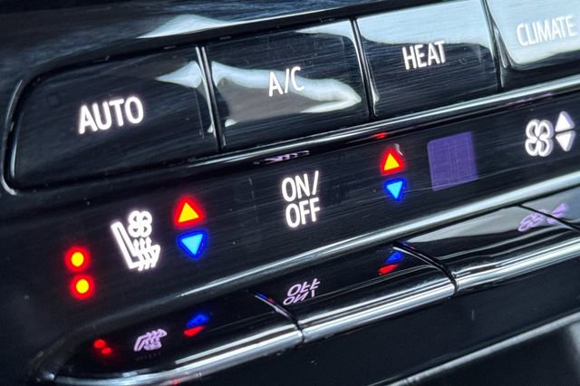 Used 2023 Chevrolet Bolt EUV Premier image 29