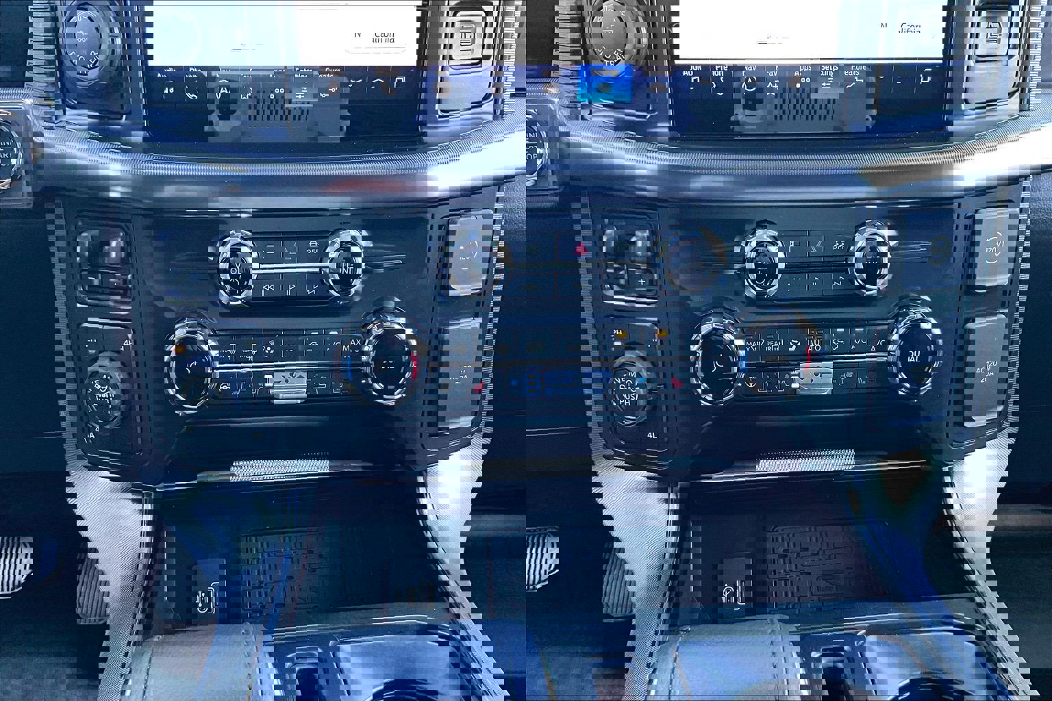 Used 2025 Ford F150 Platinum w/ Equipment Group 702A High image 16