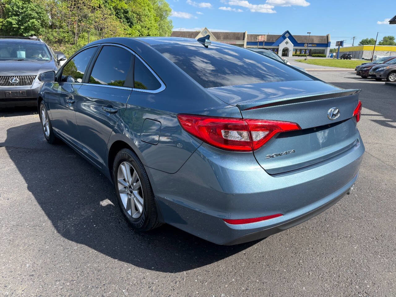 Used 2017 Hyundai Sonata SE w/ Cargo Package FWD image 11