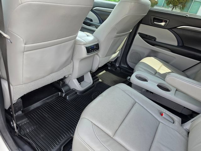 Used 2018 Toyota Highlander Limited AWD/4WD image 26