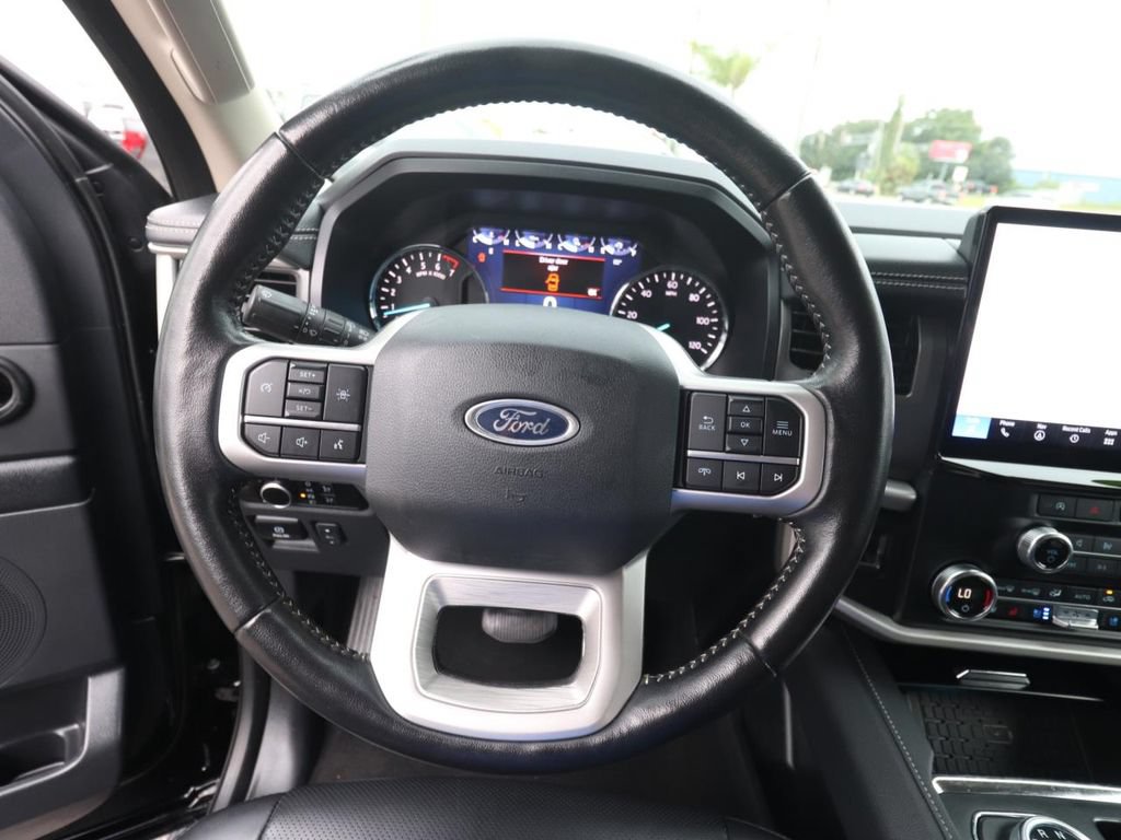 Certified 2024 Ford Expedition XLT RWD image 20