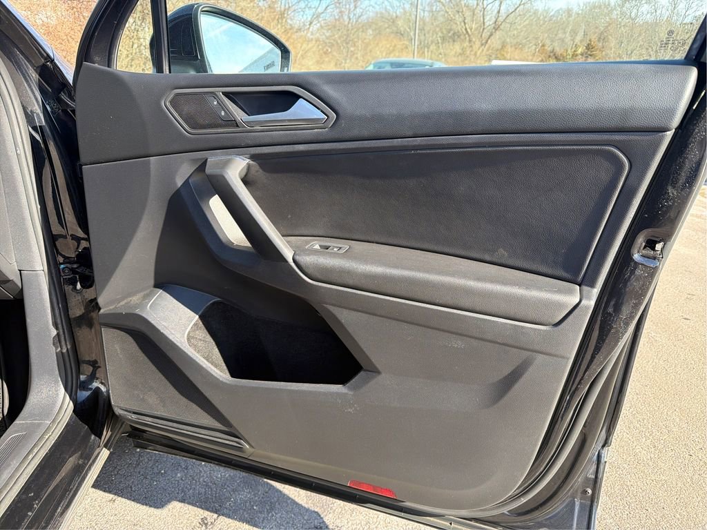 Used 2021 Volkswagen Tiguan SEL image 21