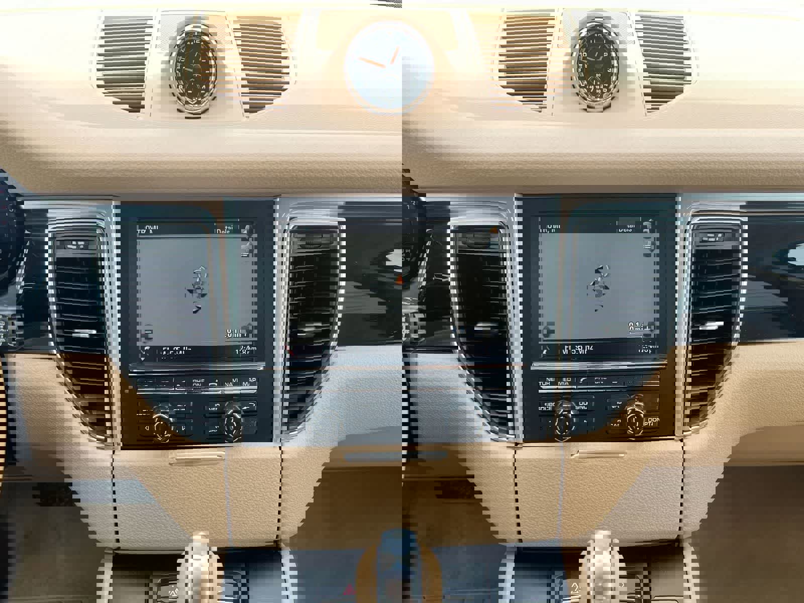 Used 2015 Porsche Macan S AWD/4WD image 27