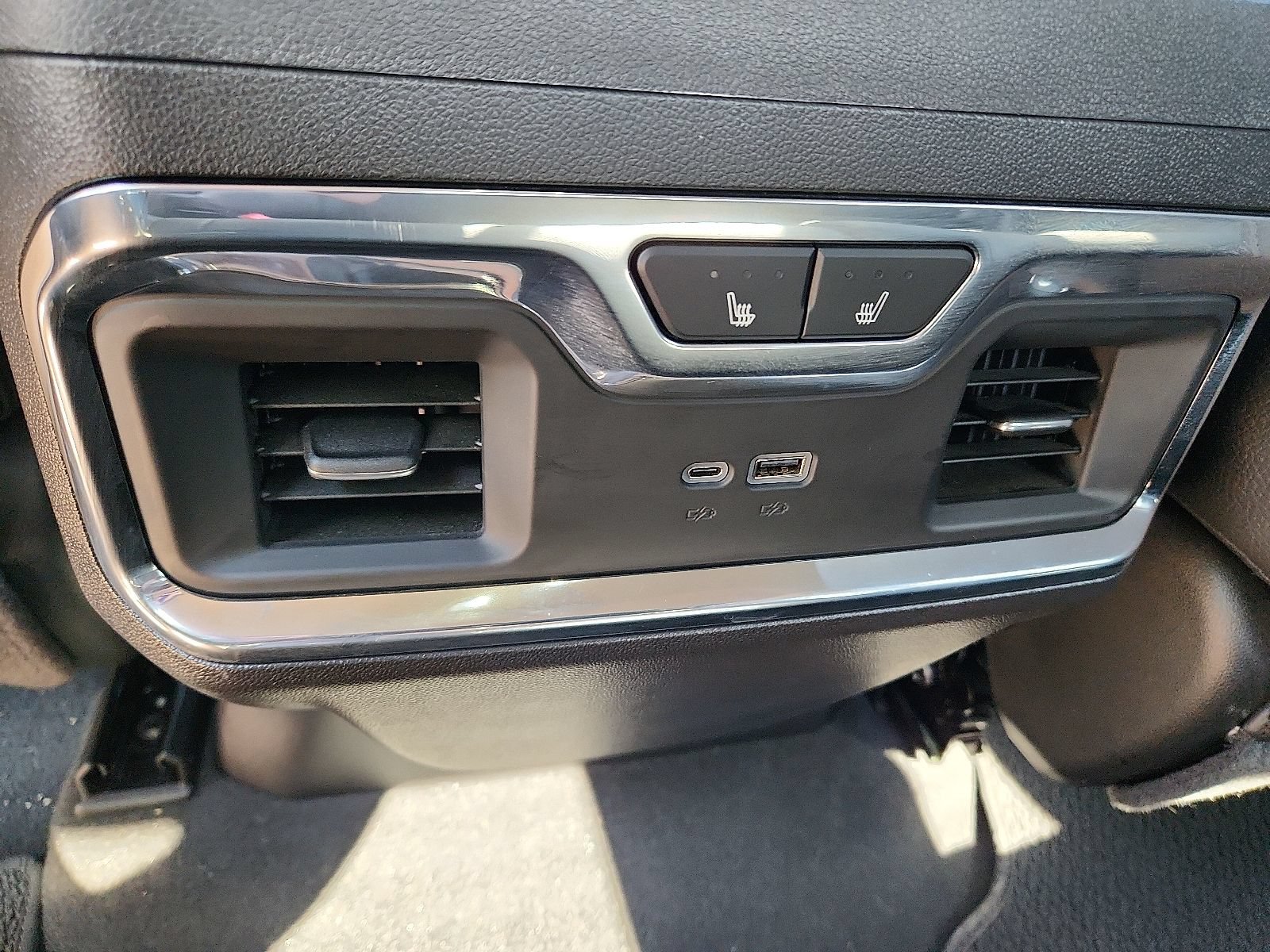 Used 2024 GMC Sierra 1500 Denali w/ Denali Reserve Package AWD/4WD image 9