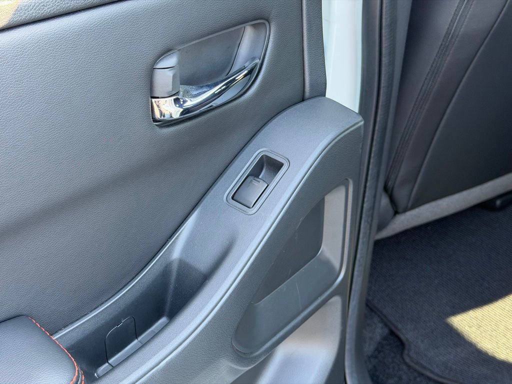 Used 2025 Nissan Frontier PRO-4X w/ Pro Premium Package image 17