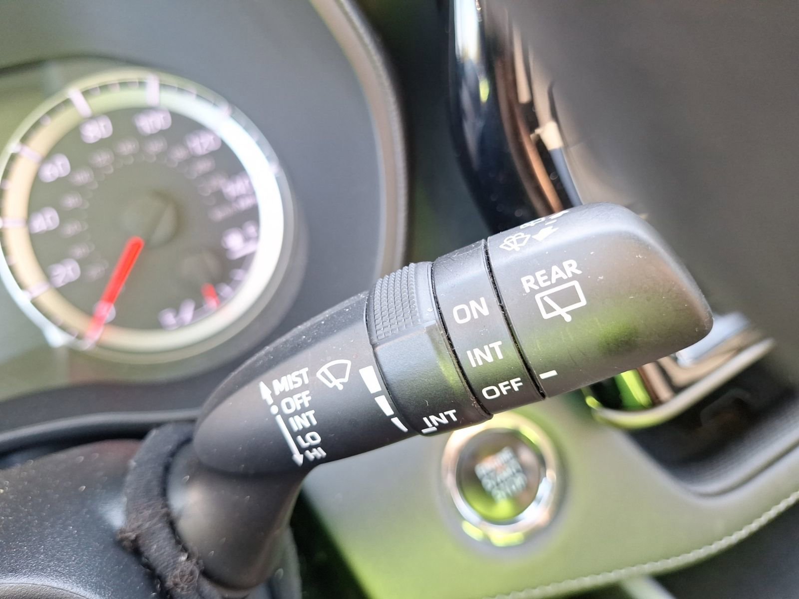 Used 2022 Toyota Highlander L image 21