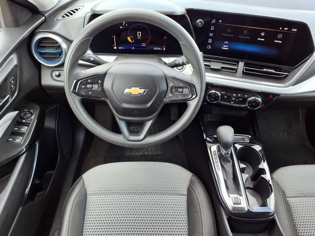 Used 2025 Chevrolet Trax LT FWD image 5