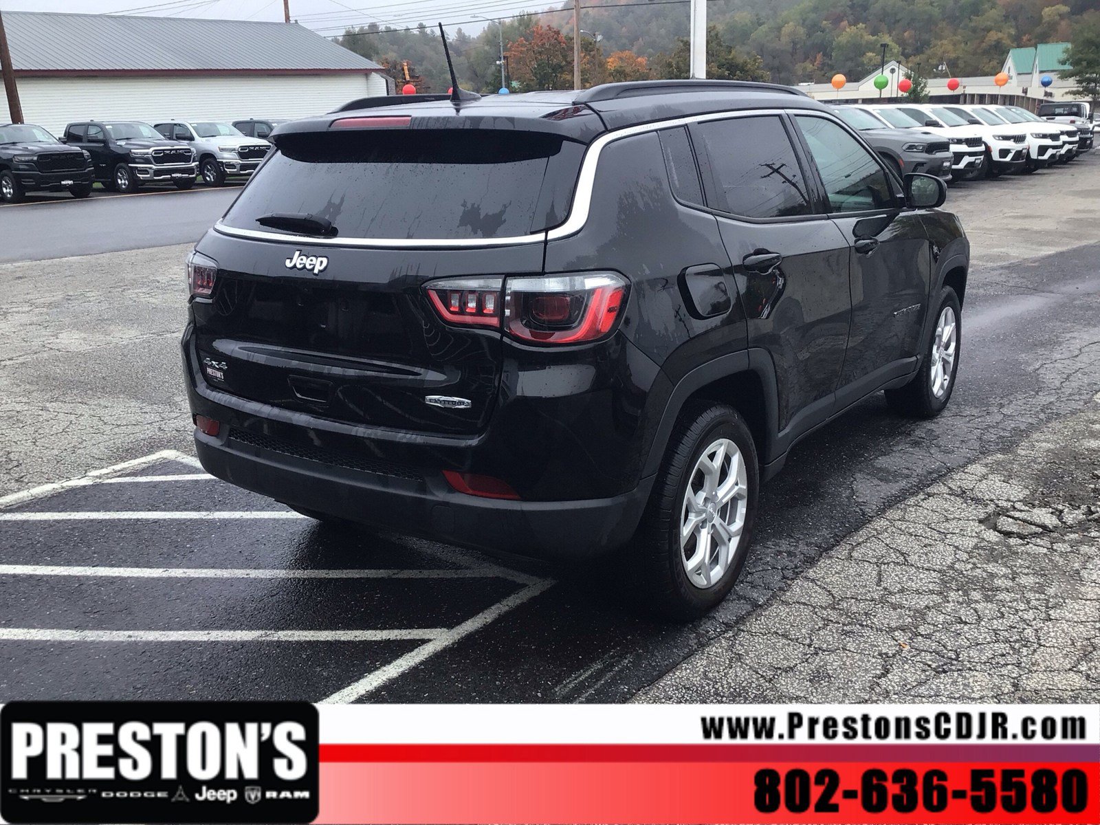 Used 2024 Jeep Compass Latitude AWD/4WD image 6