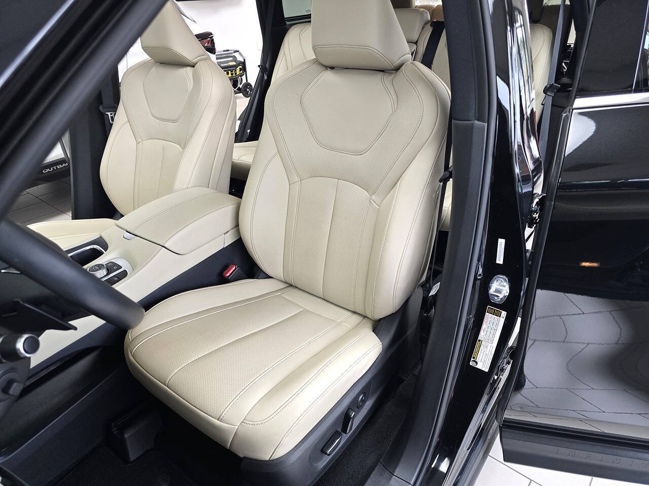 Used 2023 INFINITI QX60 Luxe w/ Cargo Package AWD/4WD image 18