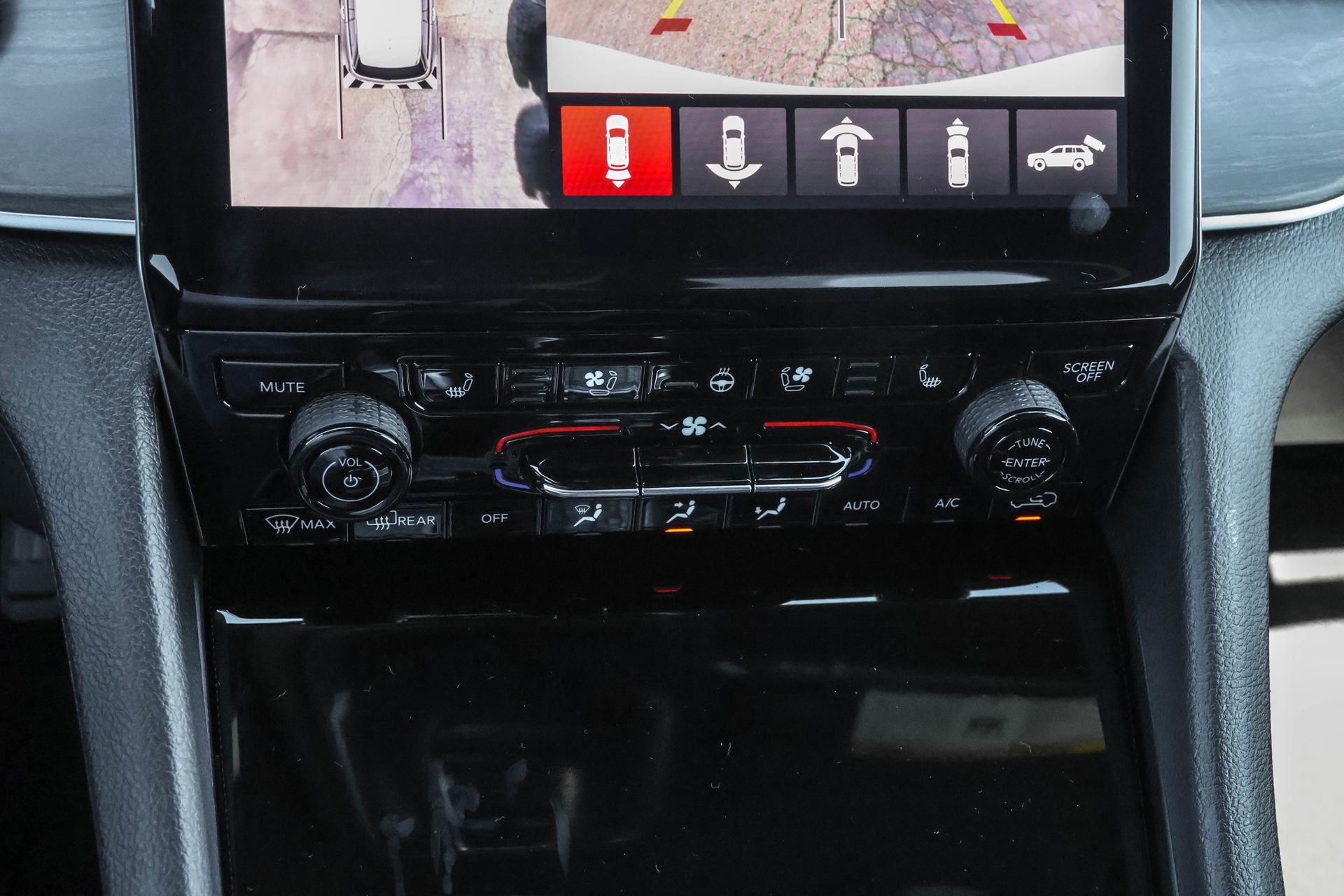 New 2025 Jeep Grand Cherokee Limited w/ Luxury Tech Group II image 18