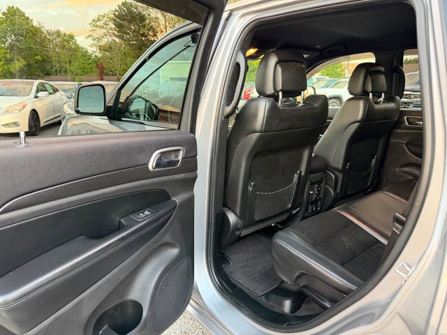 Used 2017 Jeep Grand Cherokee Altitude image 13