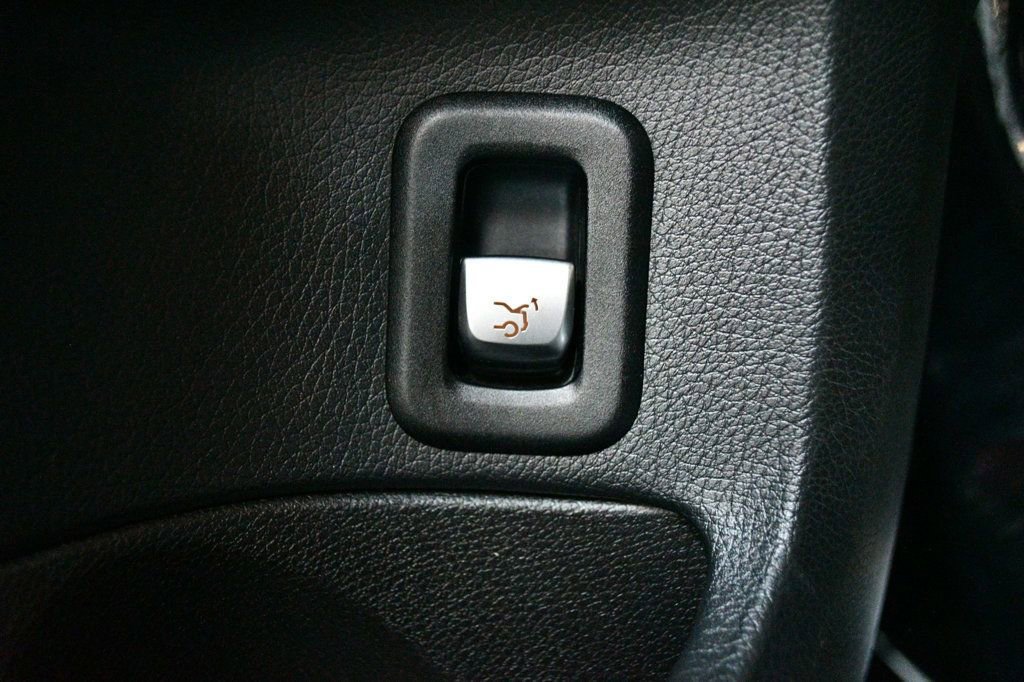 Used 2015 Mercedes-Benz C 300 Sedan image 74