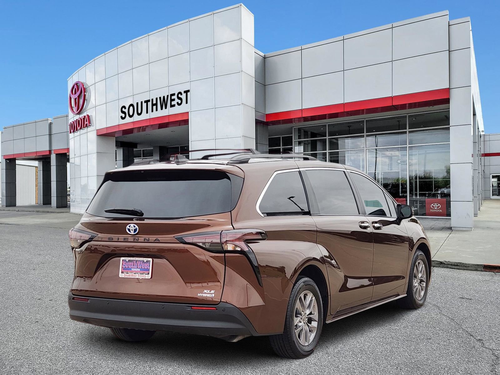 Used 2023 Toyota Sienna XLE FWD image 5