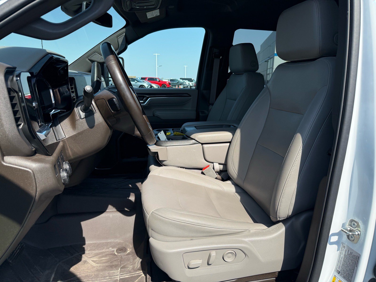 Used 2024 Chevrolet Silverado 2500 LTZ AWD/4WD image 13