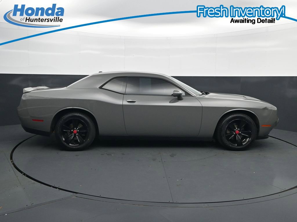 Used 2019 Dodge Challenger SXT RWD image 11
