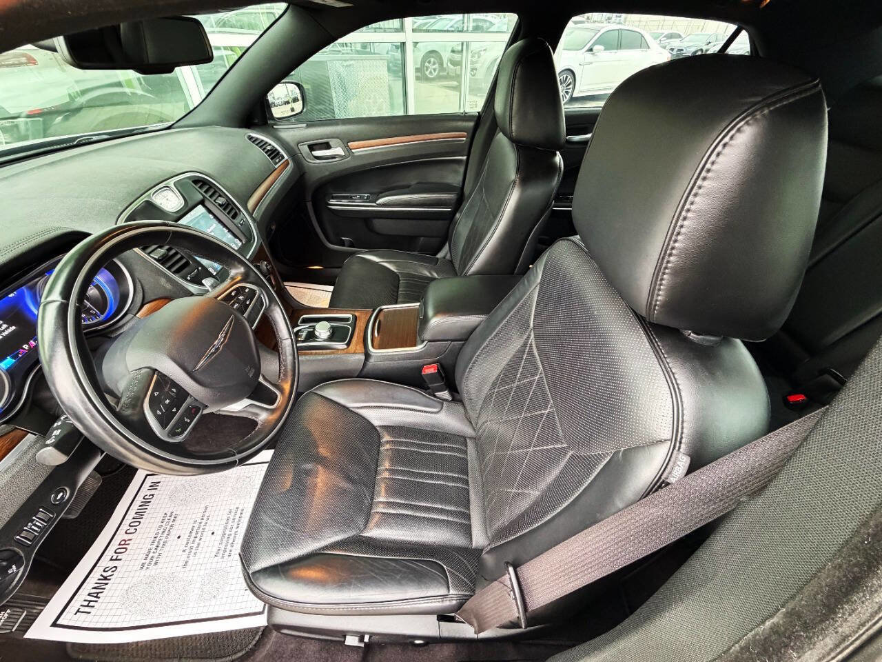 Used 2017 Chrysler 300 C Platinum image 10