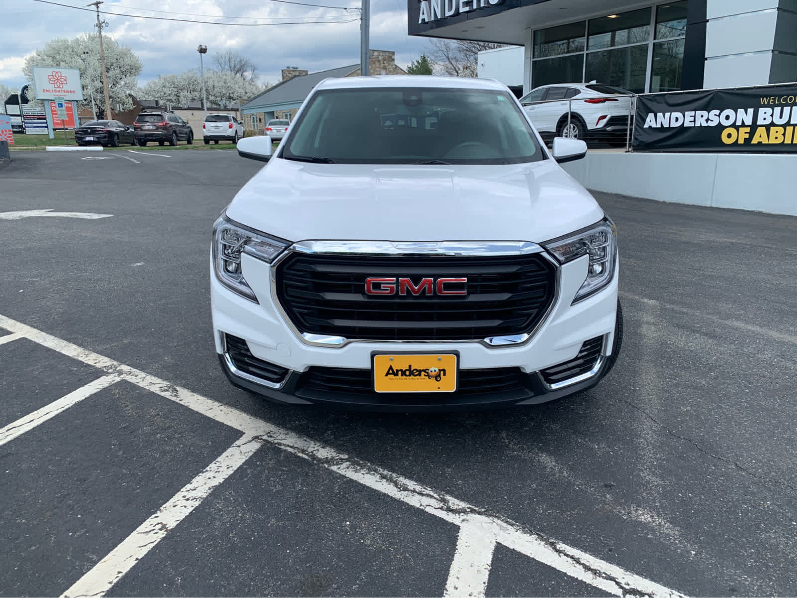 Used 2023 GMC Terrain SLE AWD/4WD image 2