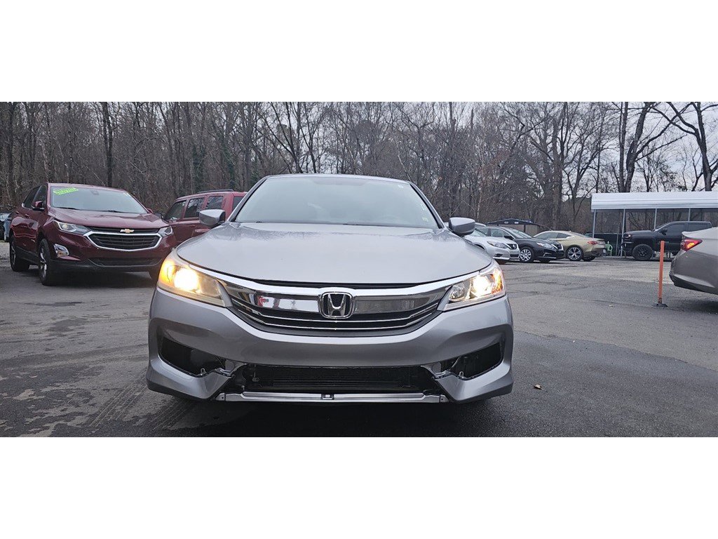 Used 2017 Honda Accord LX image 4