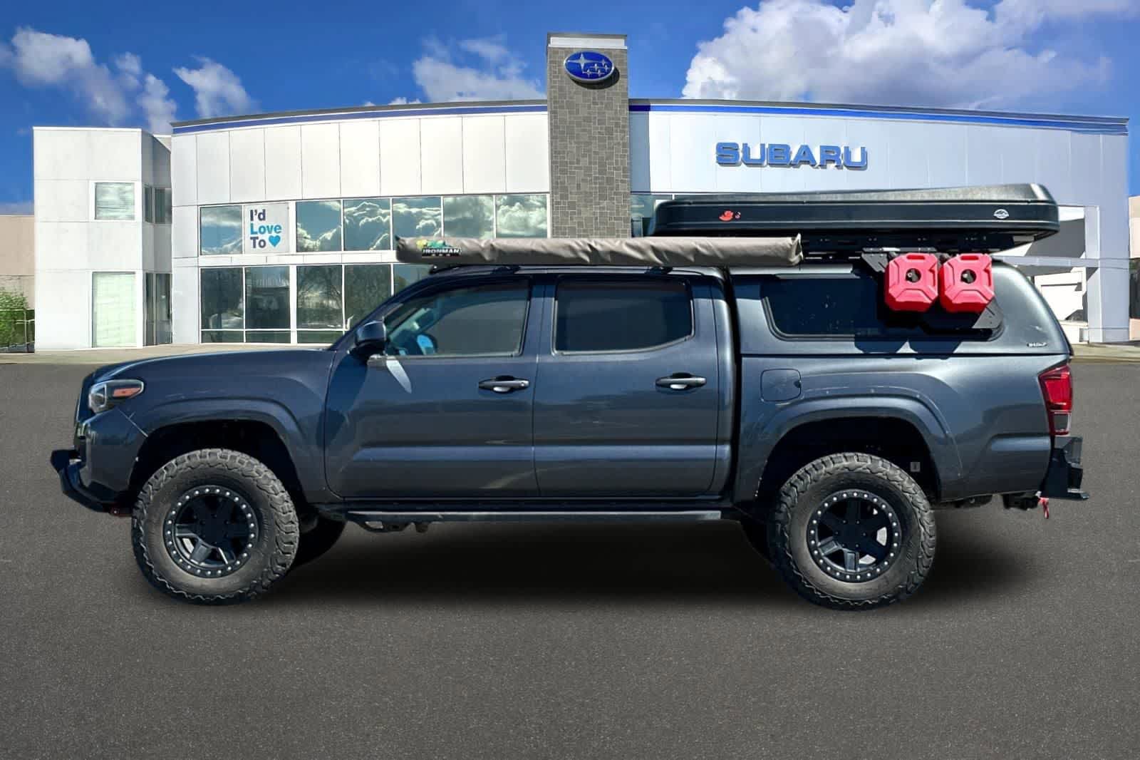 Used 2020 Toyota Tacoma SR AWD/4WD image 9